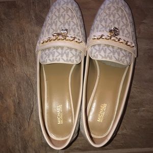Michael Kors loafer vanilla signature w gold chain mk detail